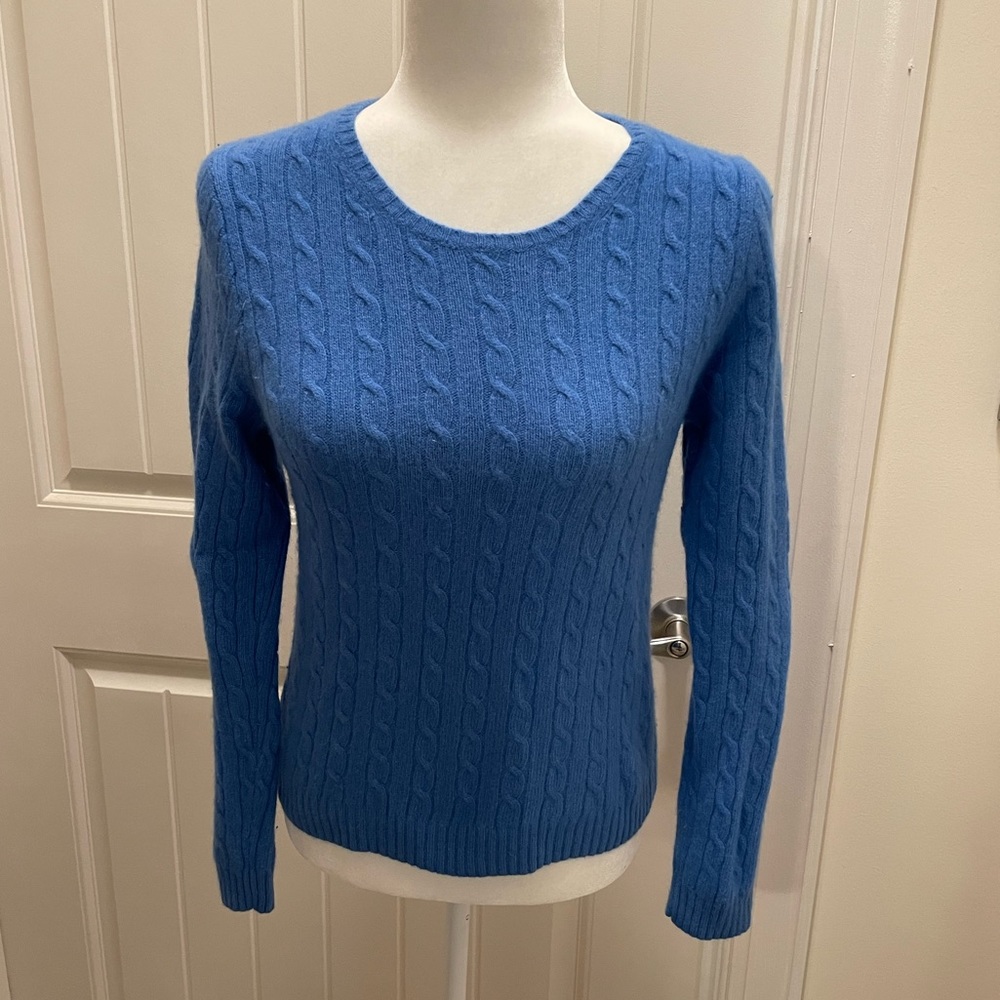 Blue J. Crew crewneck cable knit sweater. Size L (fits like a size small)